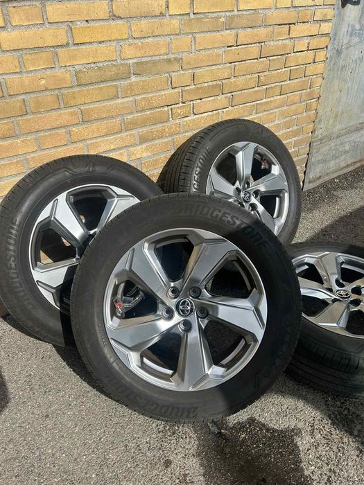 Оригинални джанти с гуми за Toyota Rav4 / Тойота Рав4 18" 5x114,3