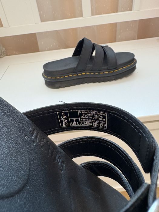 Sandale Dr. Martens