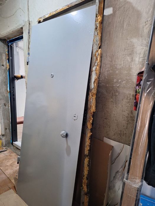 Железная дверь входная