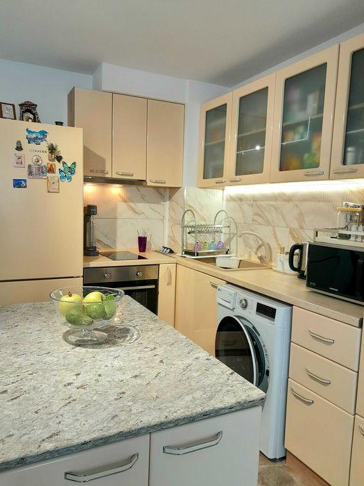 Продава се Тристаен апартамент в Русе, Родина 1 - 92 кв.м за 1595 €/кв.м - Снимка #3