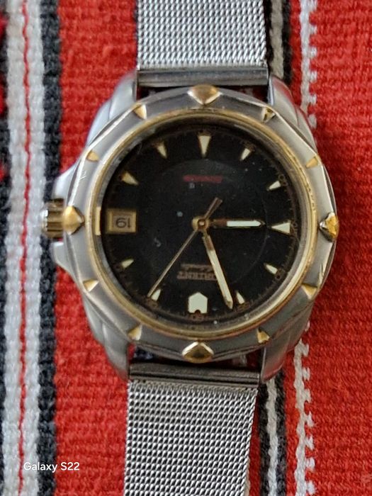 Vând ceasuri diferite