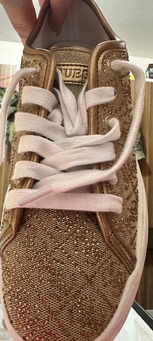 Сникърси ,,GUESS” обувани са веднъж много удобни!