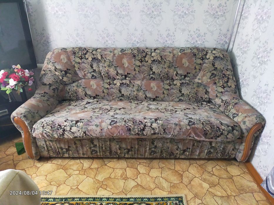 Продам диван и два кресла дивандек в подарок