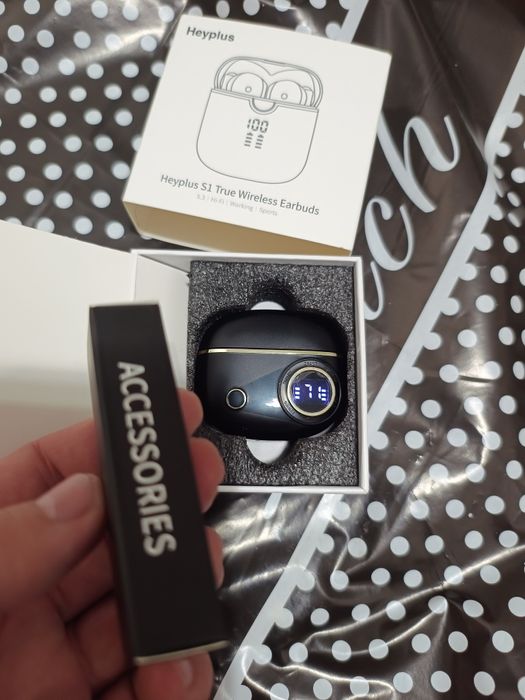 Наушник сатылады