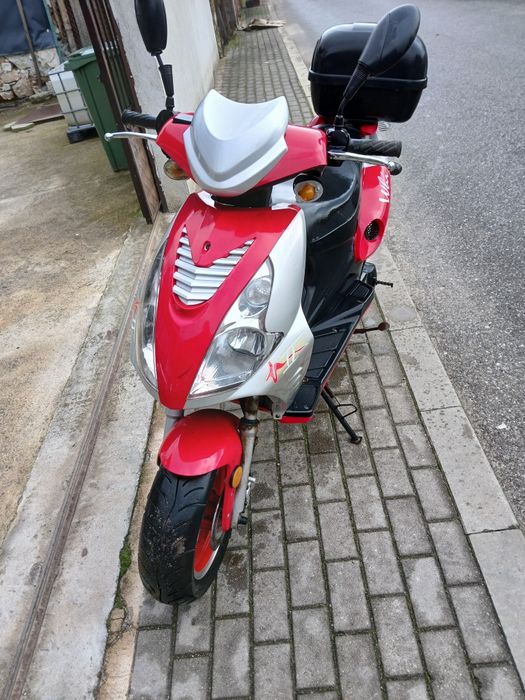 Китайски скутер Junway YY50QT28