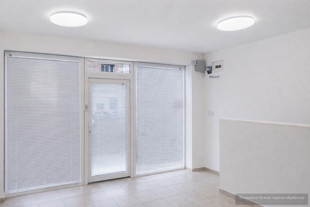 Дава се под наем Офис в Варна, Колхозен пазар - 30 кв.м за 320 € - Снимка #1