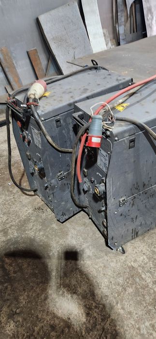 Продам сварочный полуавтомат бу 2 штукгод назад купил  2 штук  по 7500