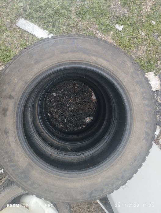 Продам шины на 17