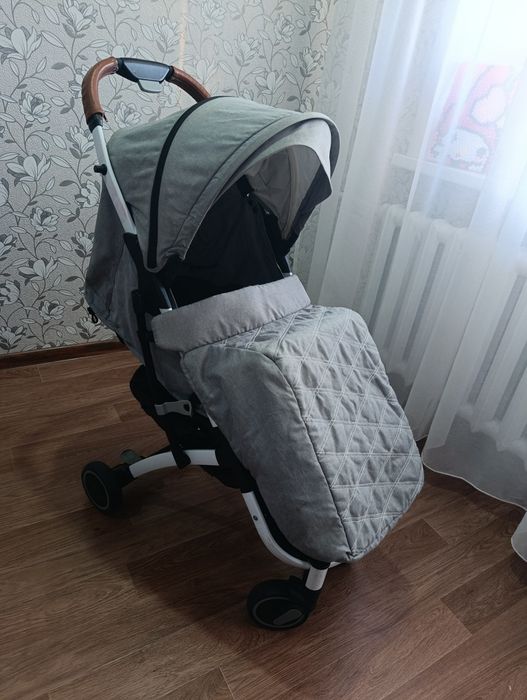 Продам детскую коляску б/у