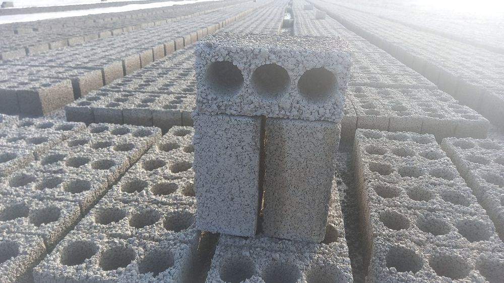 Б.у гишт.пишган гишт.шлакаблок.клинец.кум.тош.тупрок.кампот.шебен