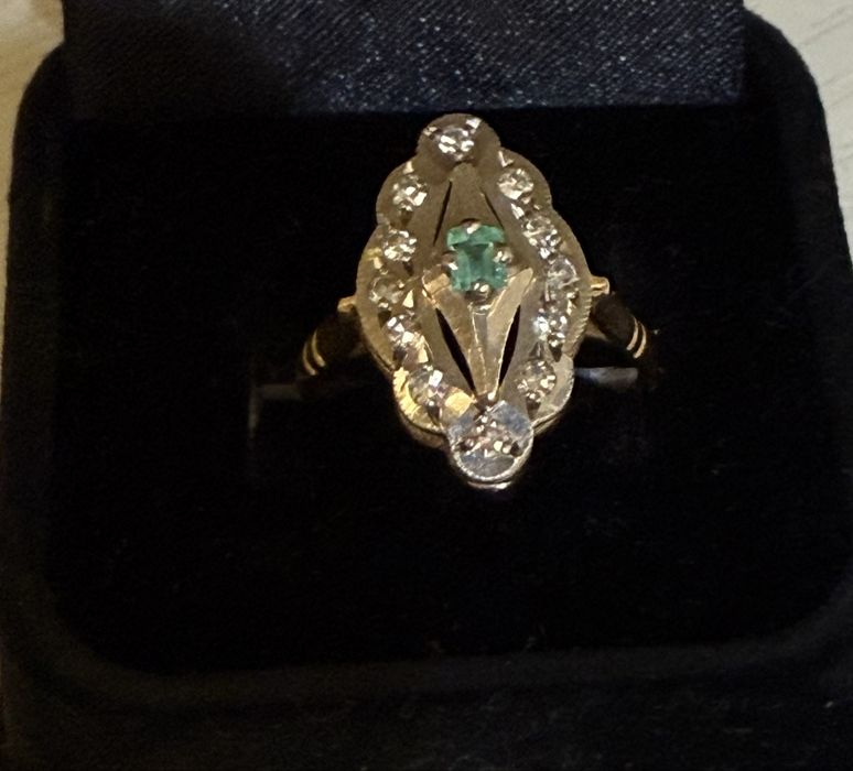 Бриллиант изумруд узук сотилади