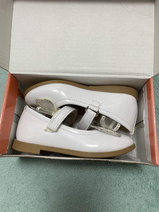 Обувки с панделка