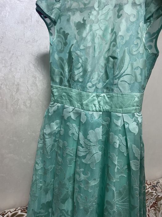 Женские нарядные платья