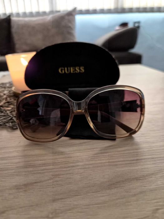 Дамски слънчеви очила Guess