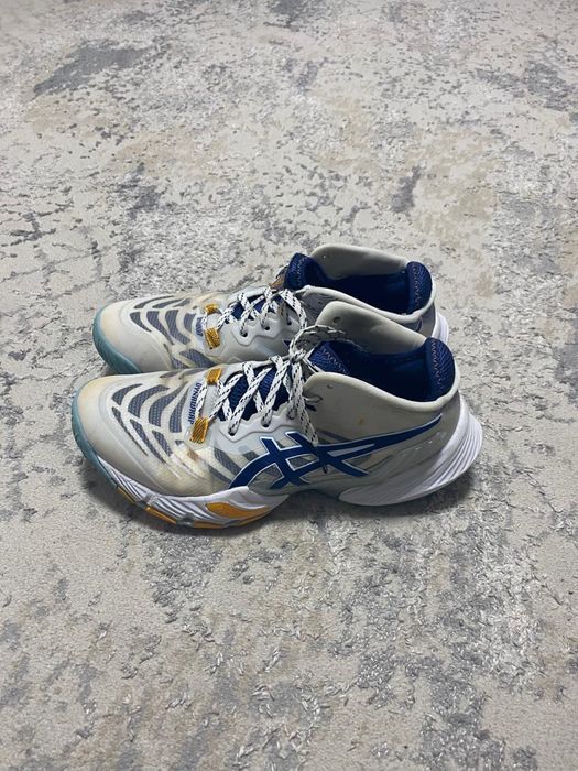 Продам мужские кроссовки