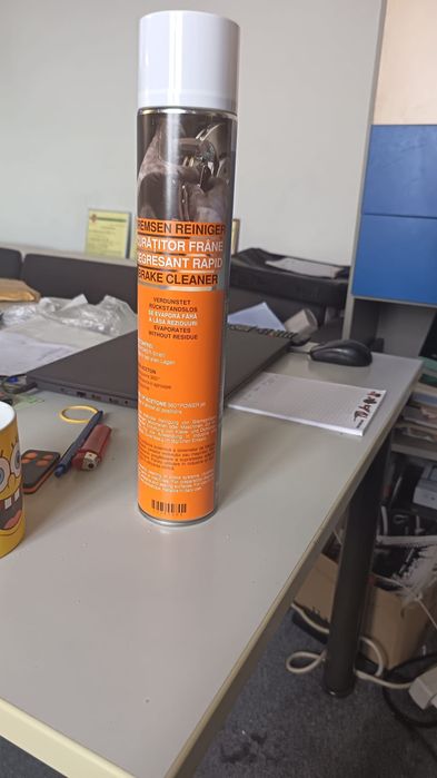 Spray curatat frane 750ml.Fara Acetona.Spray degresat.Import direct Germania!Pulverizeaza cu capul in jos.Pret+tva/buc comanda 840buc minim+tva