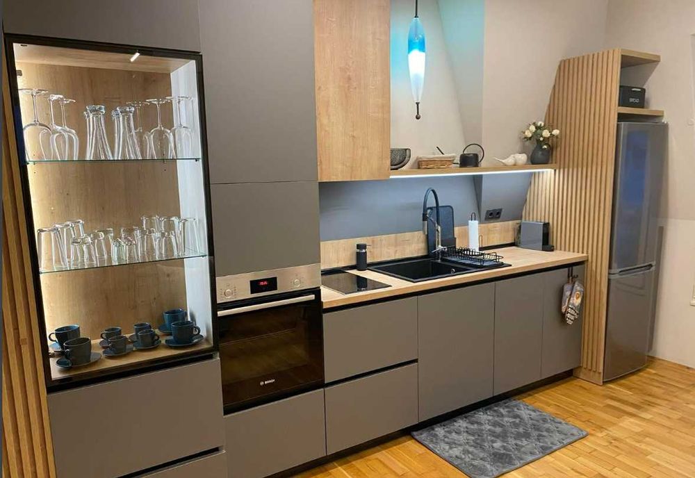 Дава се под наем Двустаен апартамент в к.к. Св.Св. Константин и Елена - 77 кв.м за 1000 € - Снимка #3