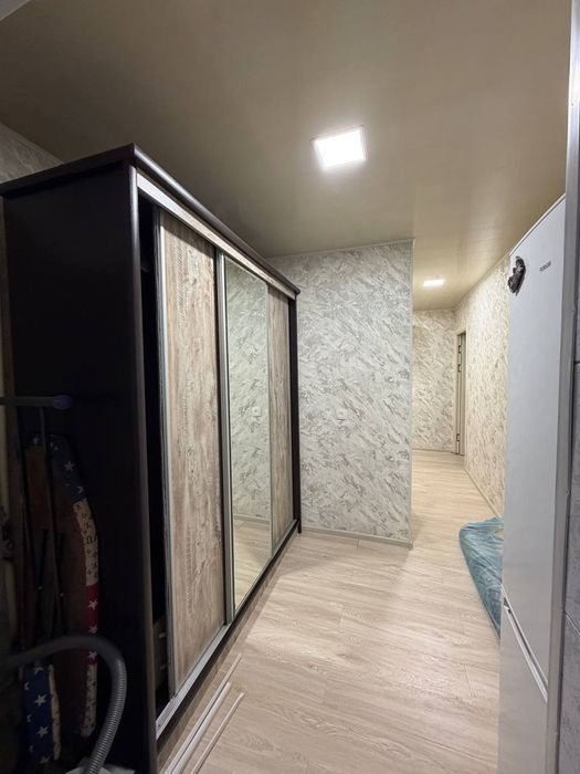 Продам чиланзар 23.  Одна комнатная.  Балкон 2*6