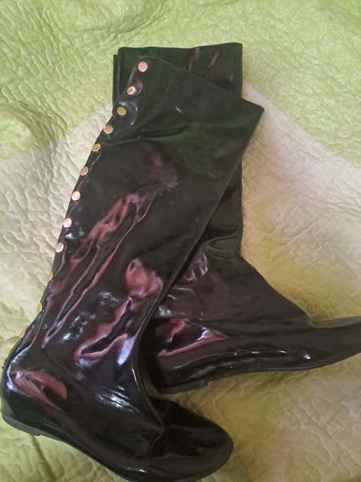 Женские сапоги продам