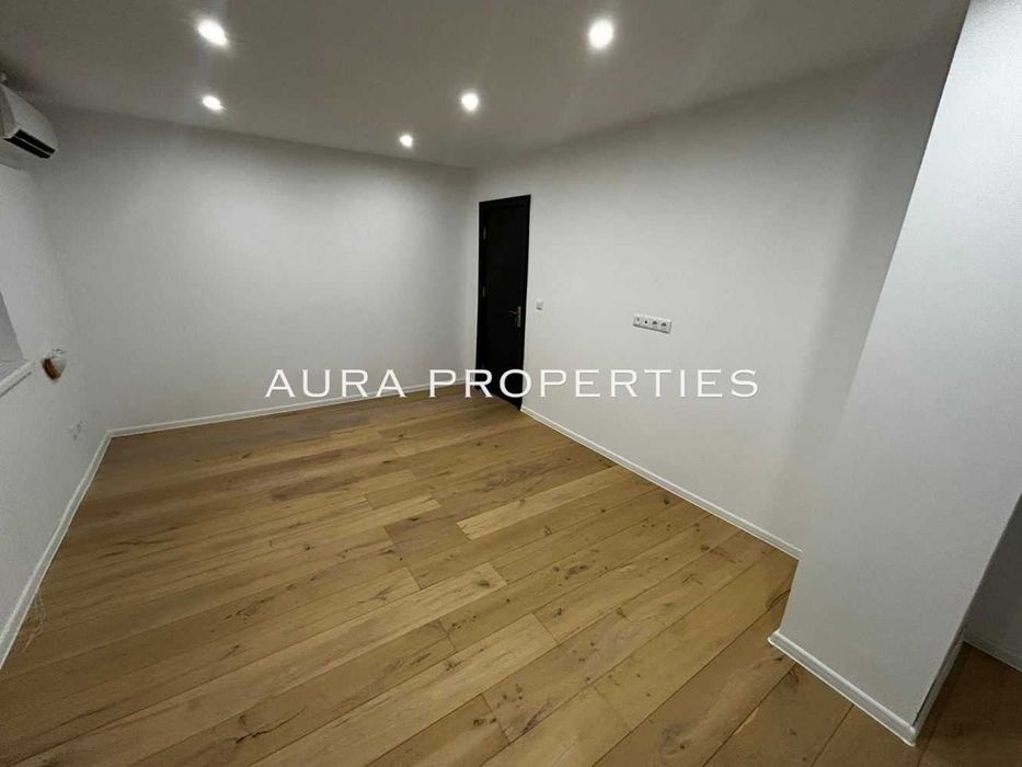 Продава се Тристаен апартамент в Разград, Център - 70 кв.м за 1530 €/кв.м - Снимка #2