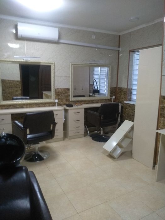 Продается мебель для женского салона красоты