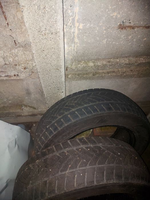 Vand anvelope de vara si de iarna  pentru dacia logan,doker,lodgy..