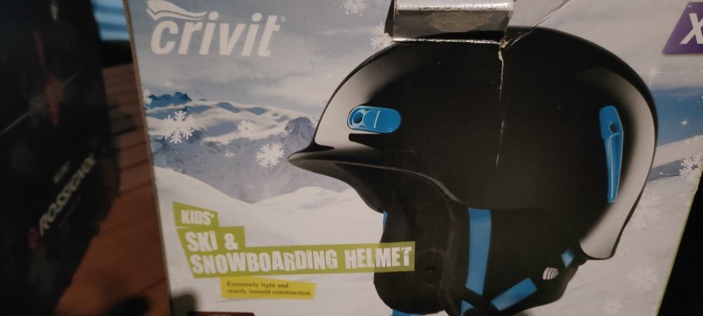 Детска ски каска 52-54 см. с подарък очила