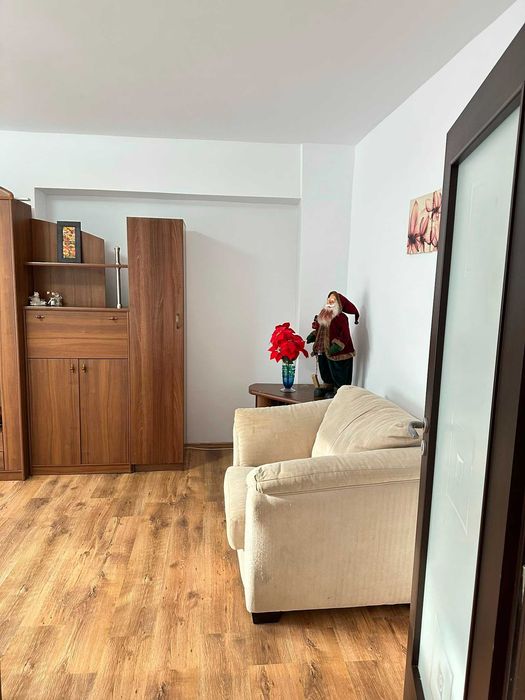 Apartament 3 camere de inchiriat