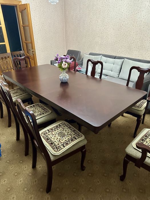 В продаже стол со стульями!