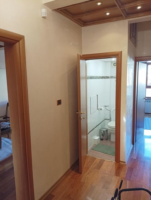 Дава се под наем Двустаен апартамент в София, Център - 70 кв.м за 900 € - Снимка #1