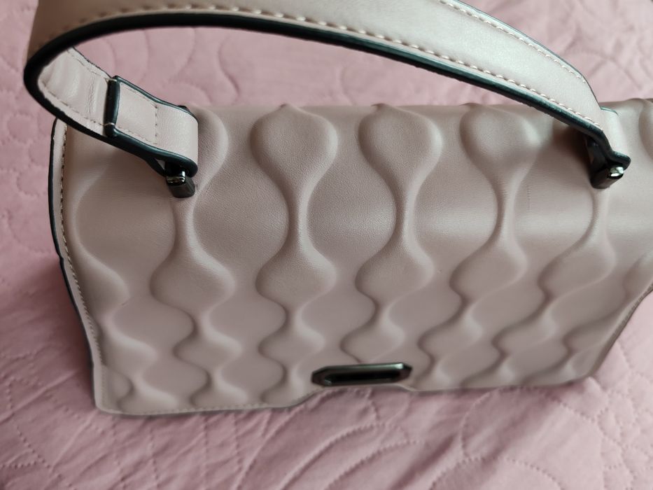 Продавам чанта  като нова