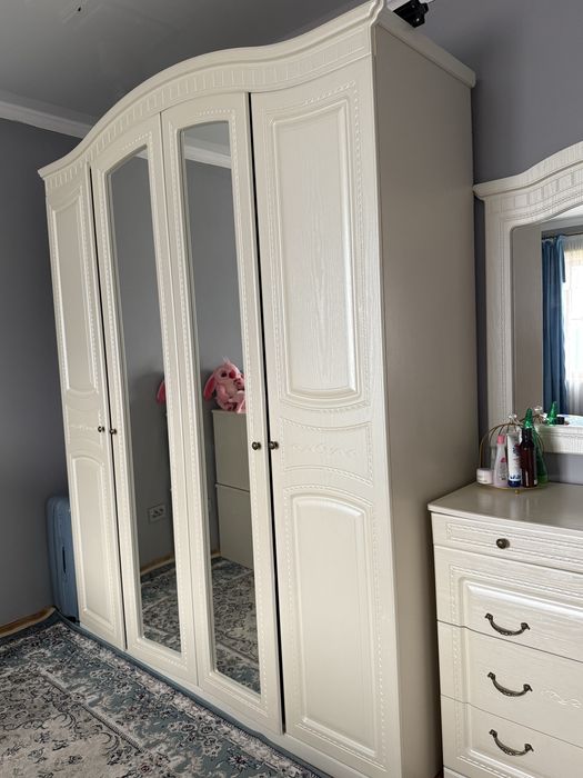 Спальный гарнитур