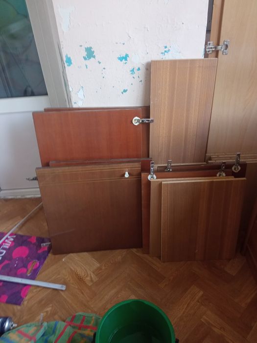 Продается шкаф для всякой всячины