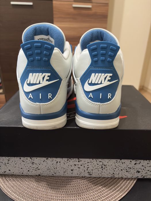 Jordan 4 Retro / Military Blue / 44.5