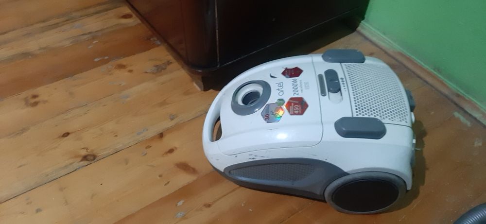 Пылесос 2 шт. работают отлично продаю срочна.