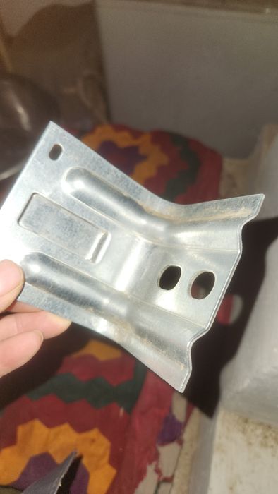 Кронштейн уселенный