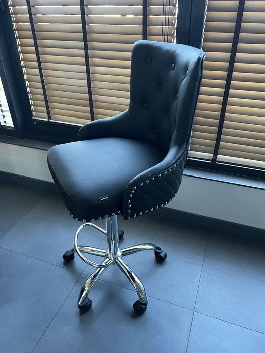 Бар стол на колелца Lyon с 24м гаранция и безплатна доставка до офис