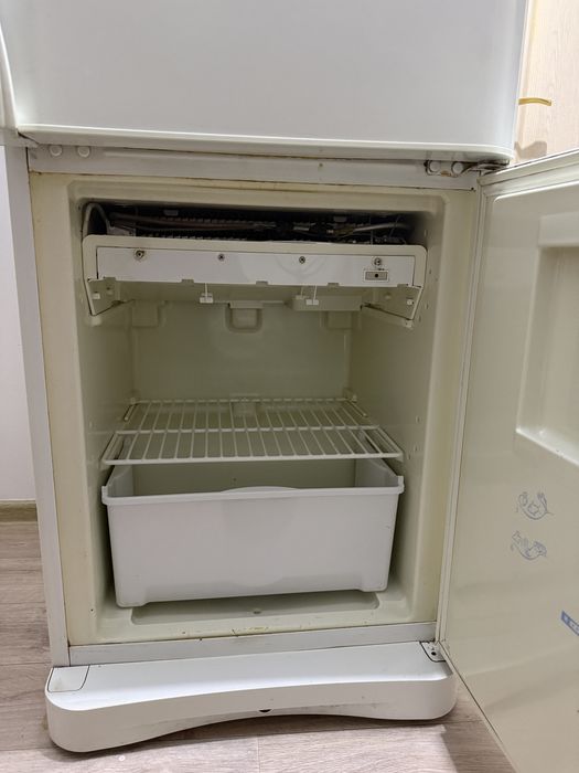 Холодильник Indesit