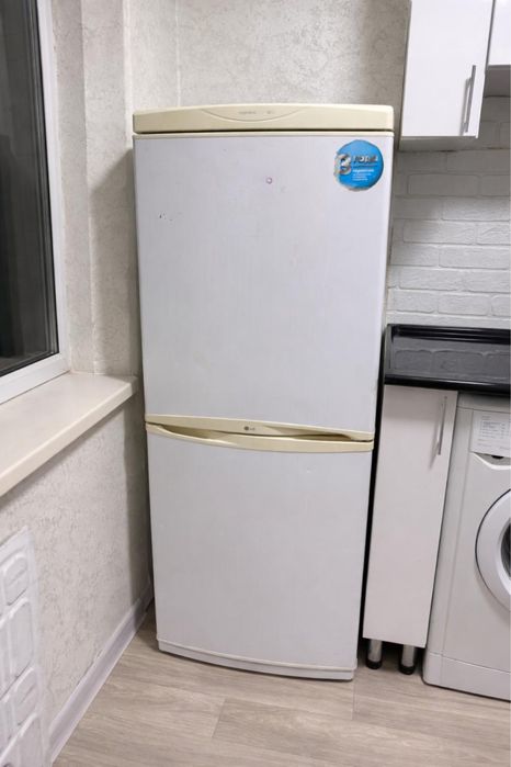 Продам холодильник