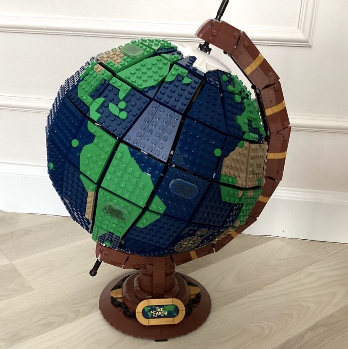 Продам LEGO Глобус