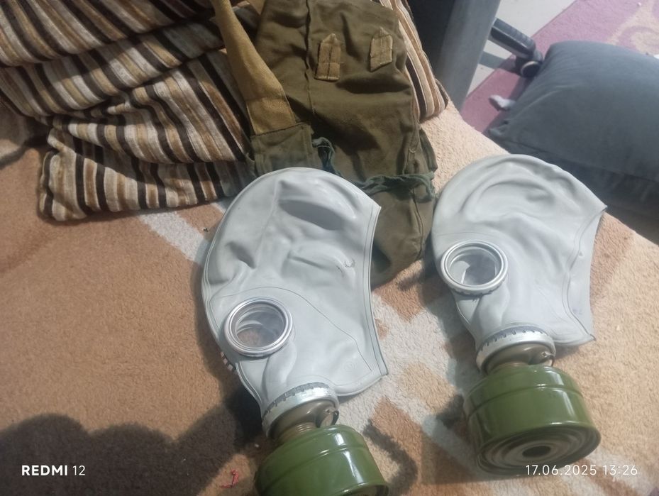 Противогаз  целый в хорошем состоянии