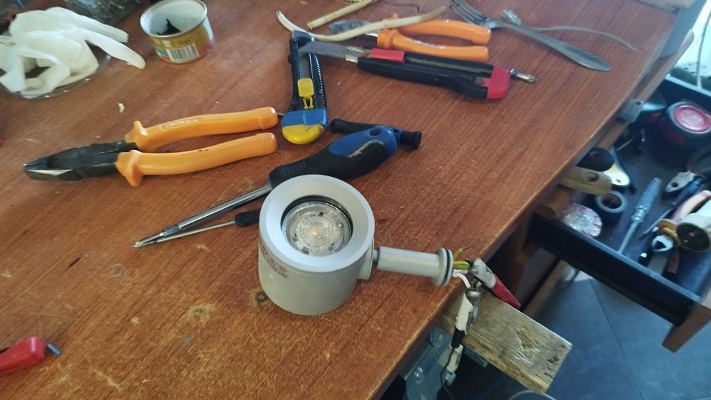 Спот за релсова система 8бр x GU10/50W/230V луни за таван - лампи