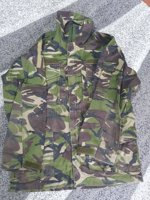 Ținută militară combat şi ripstop