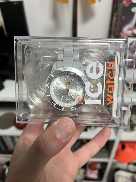 Часовник Ice Watch