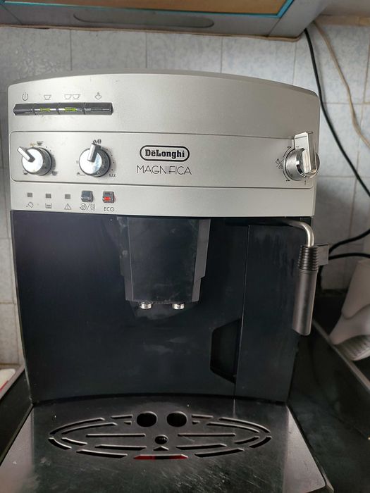 Продавам кафеавтомат Делонги
