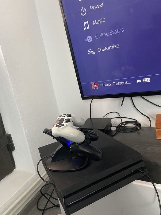 Playstation 4 pro modabil