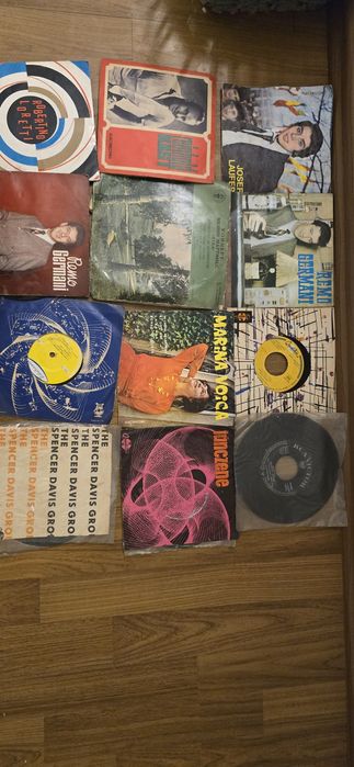 Vând lot vinilinuri + altele - 150 lei