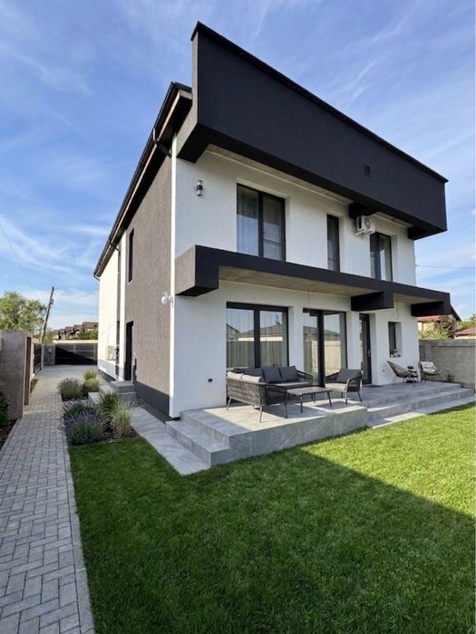 Casă individuală de lux cu 7 camere + Spațiu Comercial