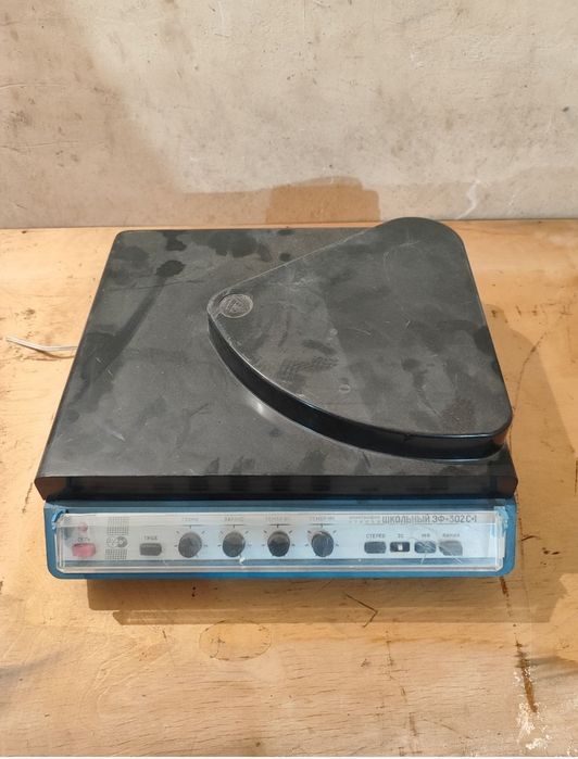 Магнитофон бабинные Астра 110 стерео. Маяк 205. Школьный ЭФ-302С-1