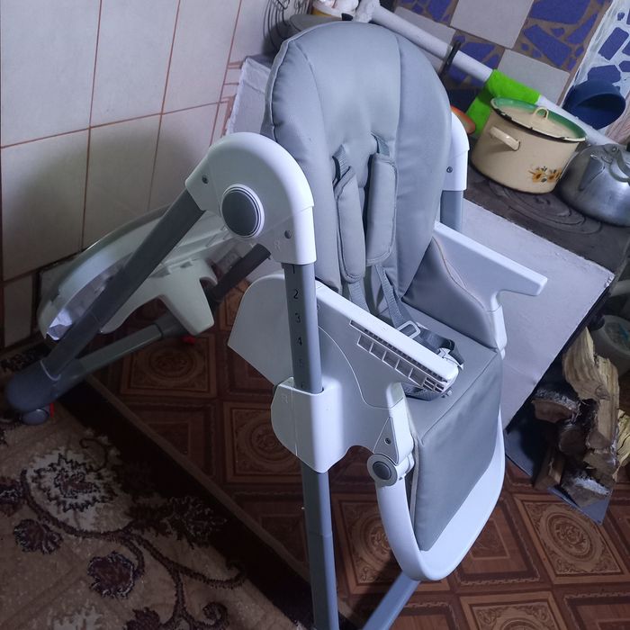 Продам стул для кормления Teknum